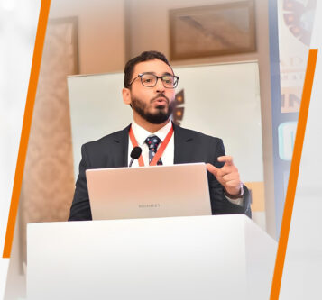 د. محمد عبد الكريم افضل دكتور عيون في المنصورة
